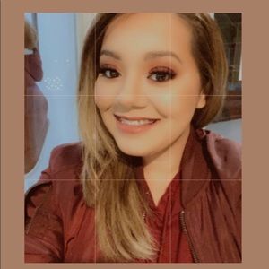 Meet your Posher, Alexis